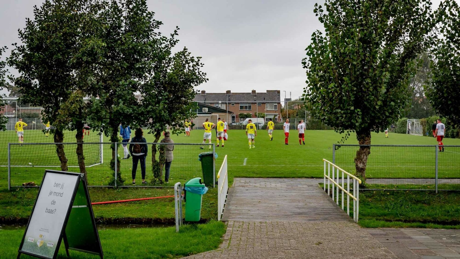 Voetbalveld